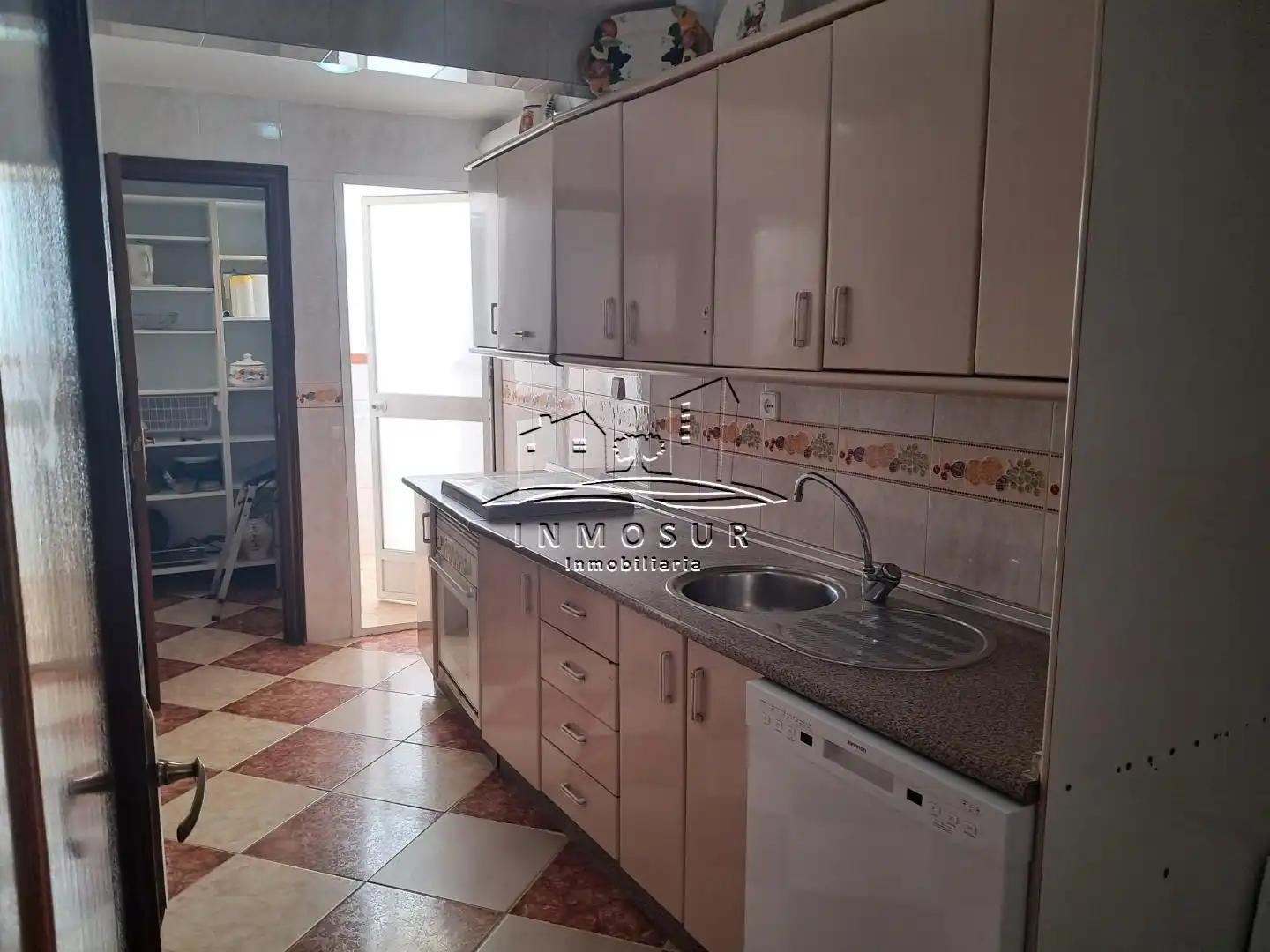 Cuina de Casa adosada en venda en Lucena amb Terrassa