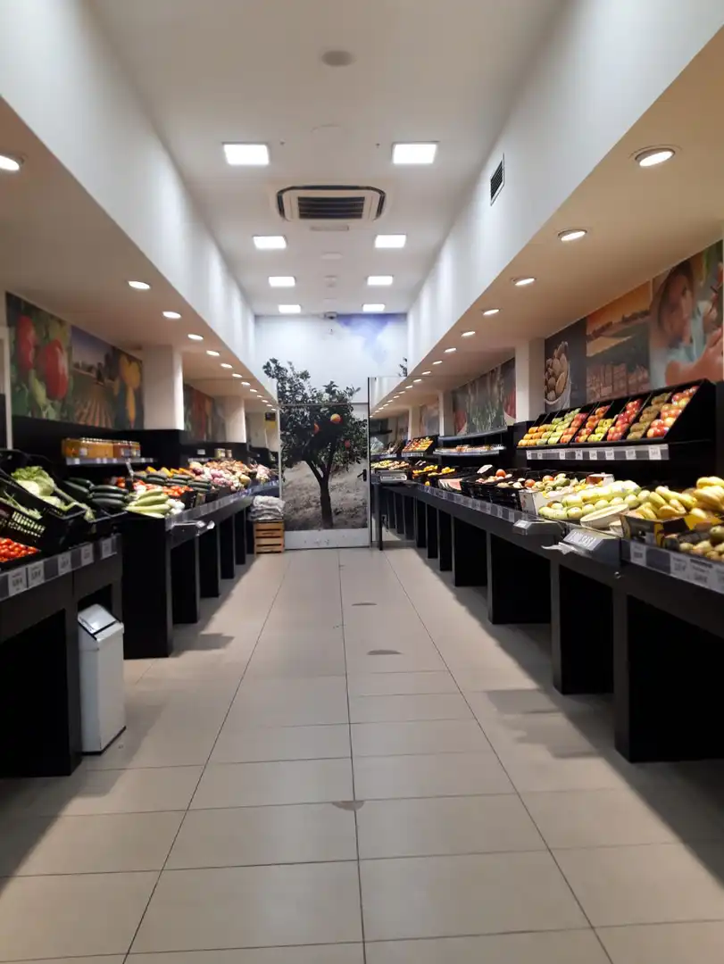 Local comercial de lloguer a Rioja 12, imagen 2