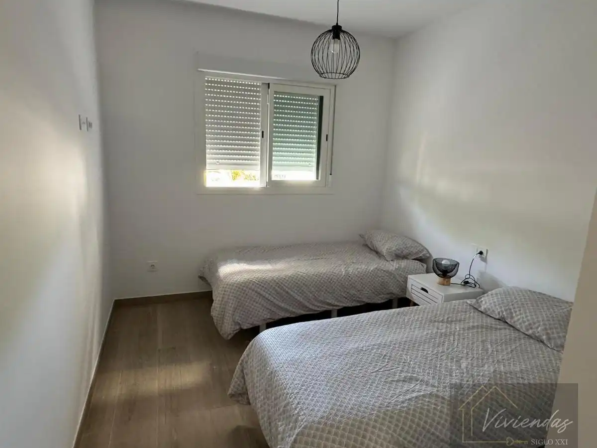 Habitación de Piso de alquiler en Chipiona con Aire acondicionado, Terraza y Amueblado