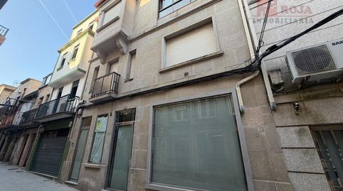 Casa de piedra con local comercial en el Casco Viejo de Cangas.