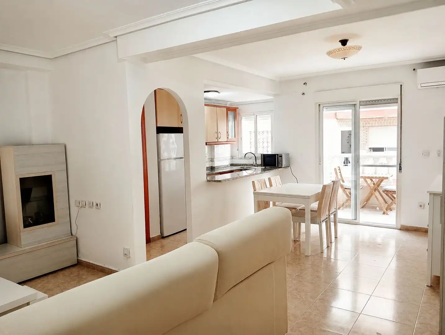 Küche von Wohnung zur Miete in Torrevieja mit Klimaanlage, Heizung und Terrasse
