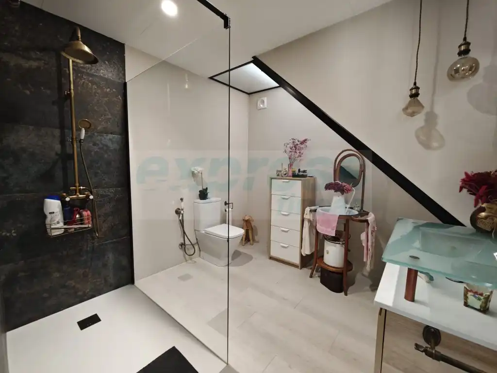 Baño de Dúplex en venta en Palafolls con Aire acondicionado, Terraza y Horno