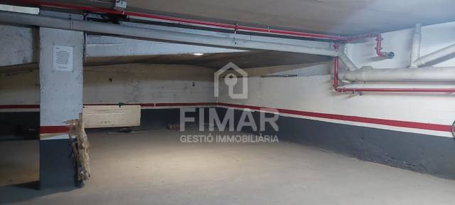 Garaje en Venta en Carrer d'Enric Borràs en Banyeres