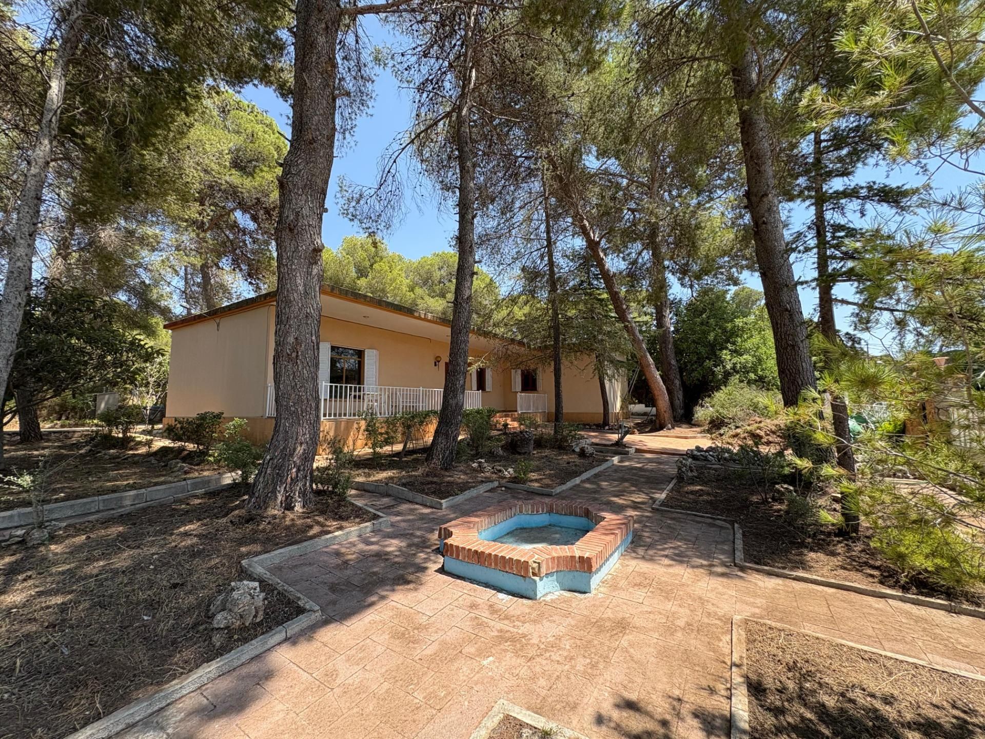 Exterior view of House or chalet for sale in Chiva  with Private garden, Terrace and Swimming Pool