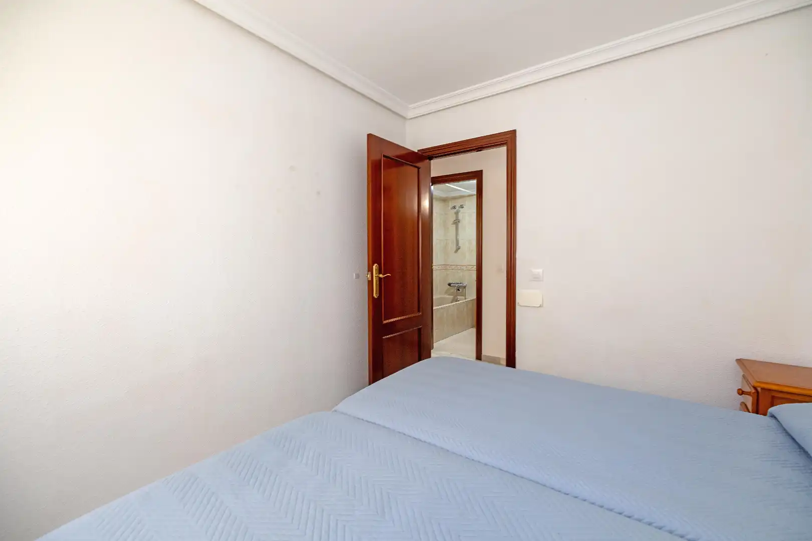Schlafzimmer von Wohnung zum Verkauf in Marbella mit Klimaanlage und Gemeinschaftspool