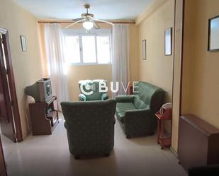 Living room of Flat for sale in  Sevilla Capital  with Terrace and Furnished