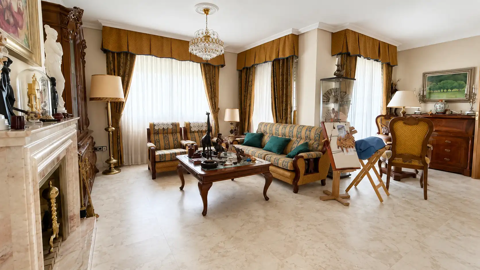 Living room of Houses for sale in San Lorenzo de El Escorial  with Air Conditioner, Heating and Private garden