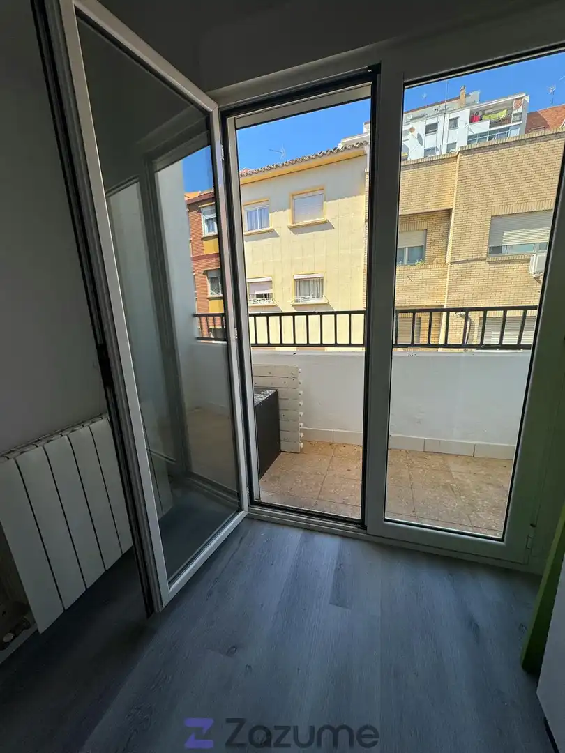 Balcony of Flat for rent in Zaragoza  with Heating, Terrace and Furnished