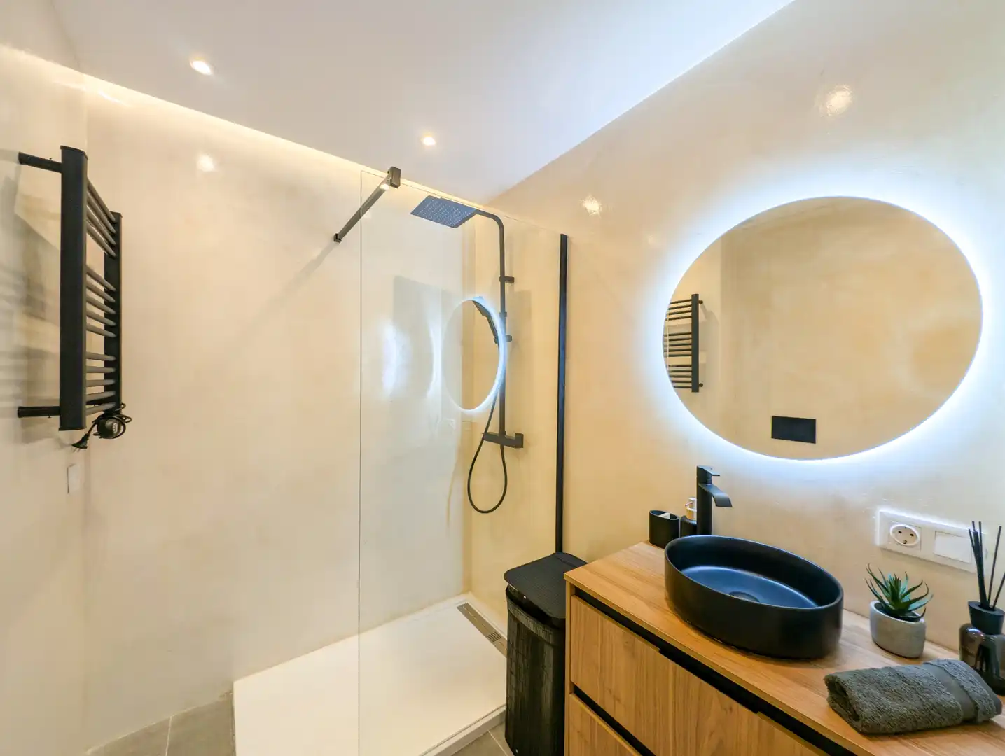 Bathroom of Apartments for sale in Marbella  with Air Conditioner, Heating and Terrace