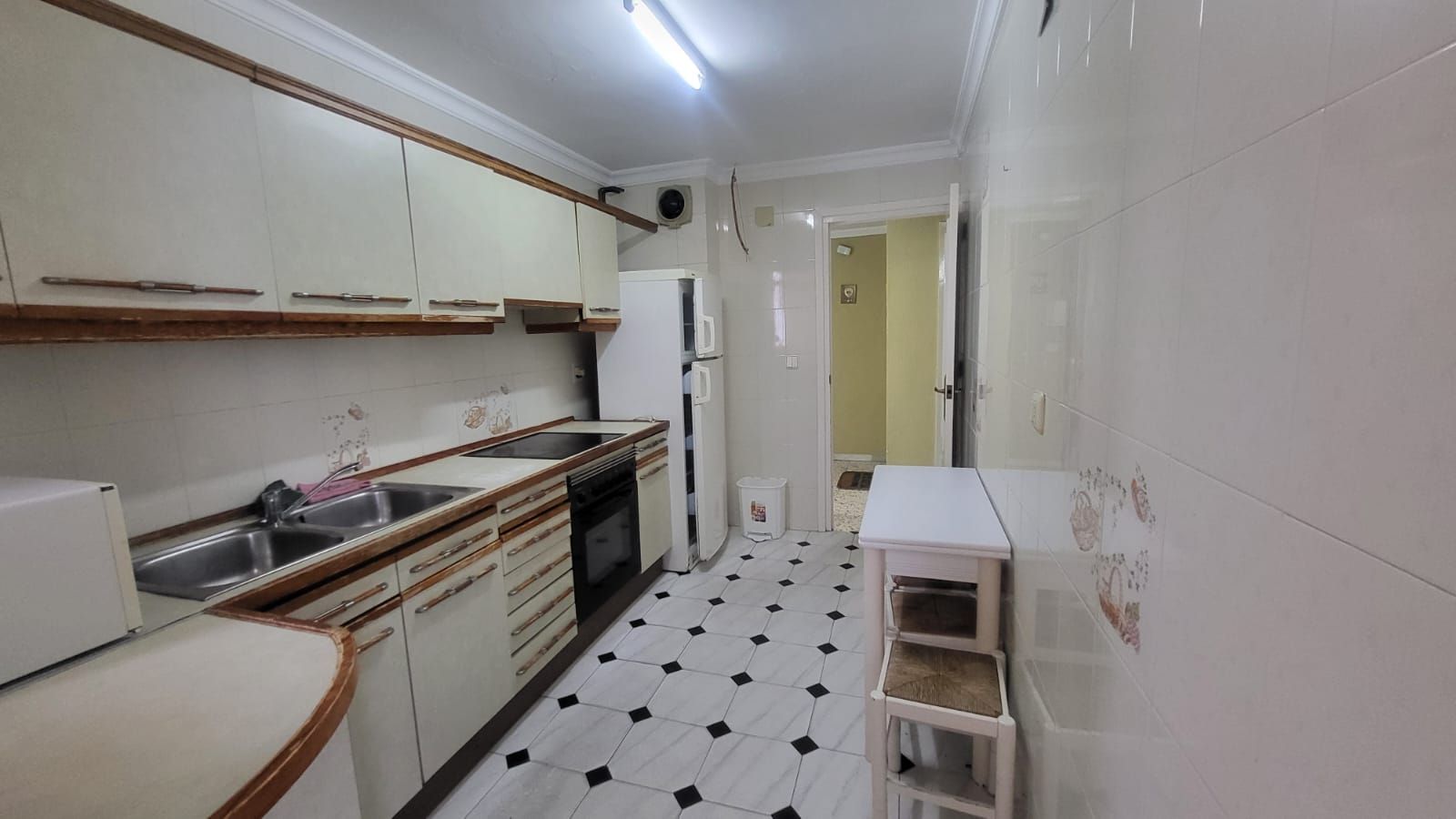 Küche von Wohnung zum Verkauf in Isla Cristina mit Klimaanlage, Terrasse und Möbliert