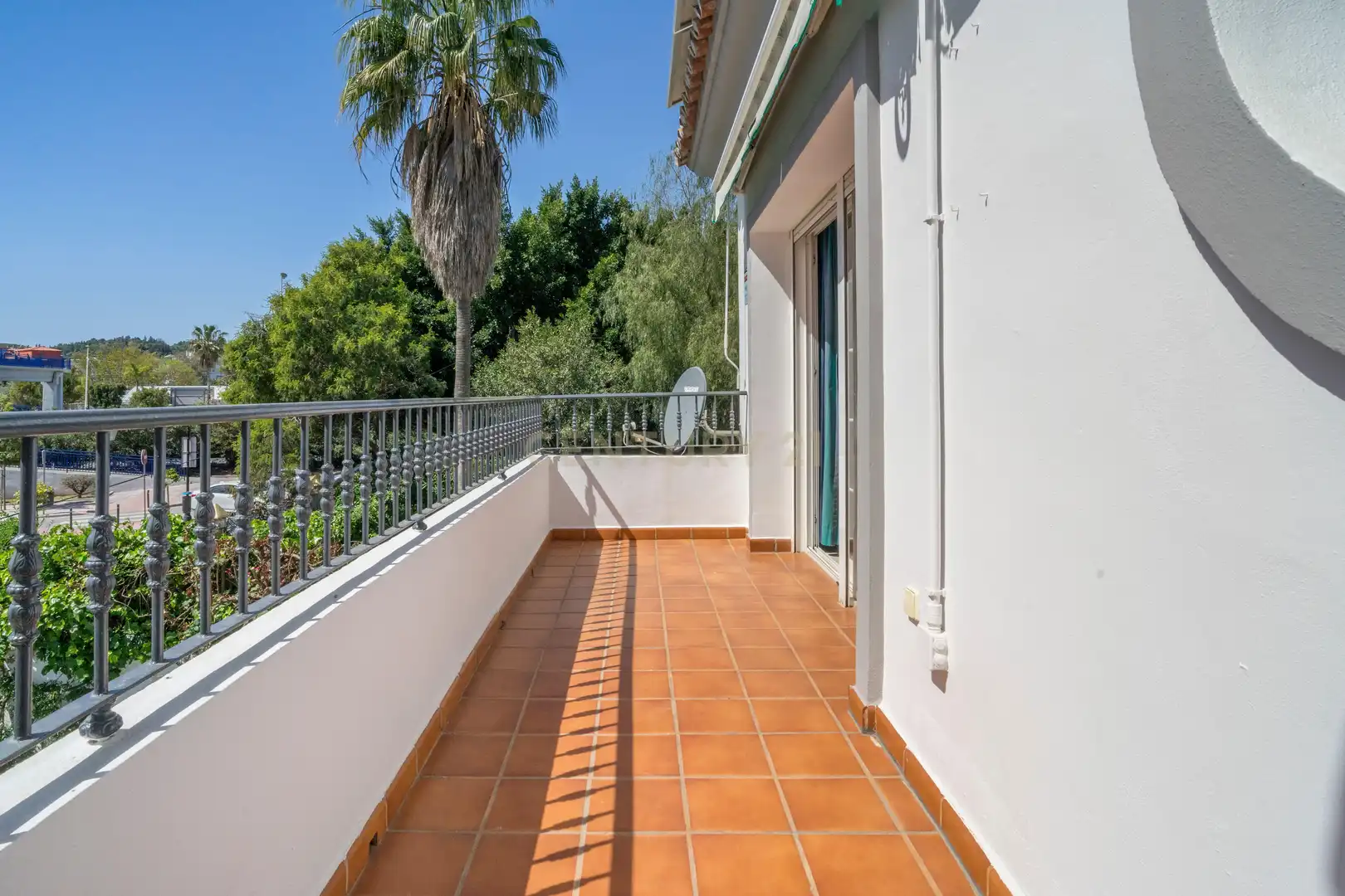 Terrassa de Casa o xalet en venda en Fuengirola amb Aire condicionat, Jardí privat i Traster