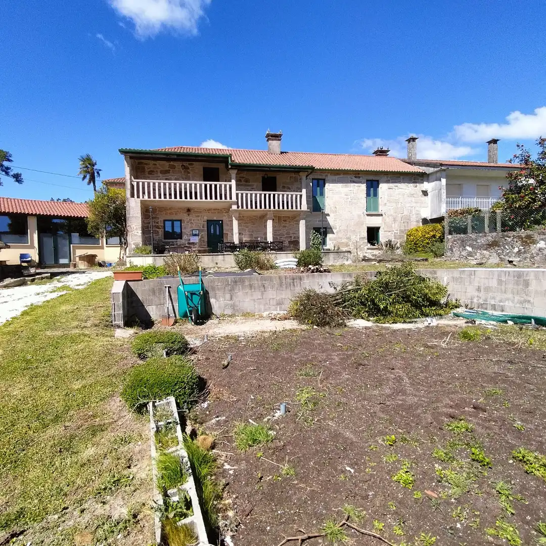 Vista exterior de Finca rústica en venda en Caldas de Reis amb Jardí privat, Terrassa i Traster