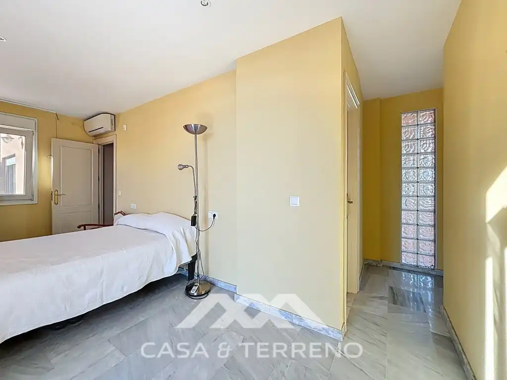 Dormitori de Casa o xalet en venda en Vélez-Málaga amb Aire condicionat i Piscina