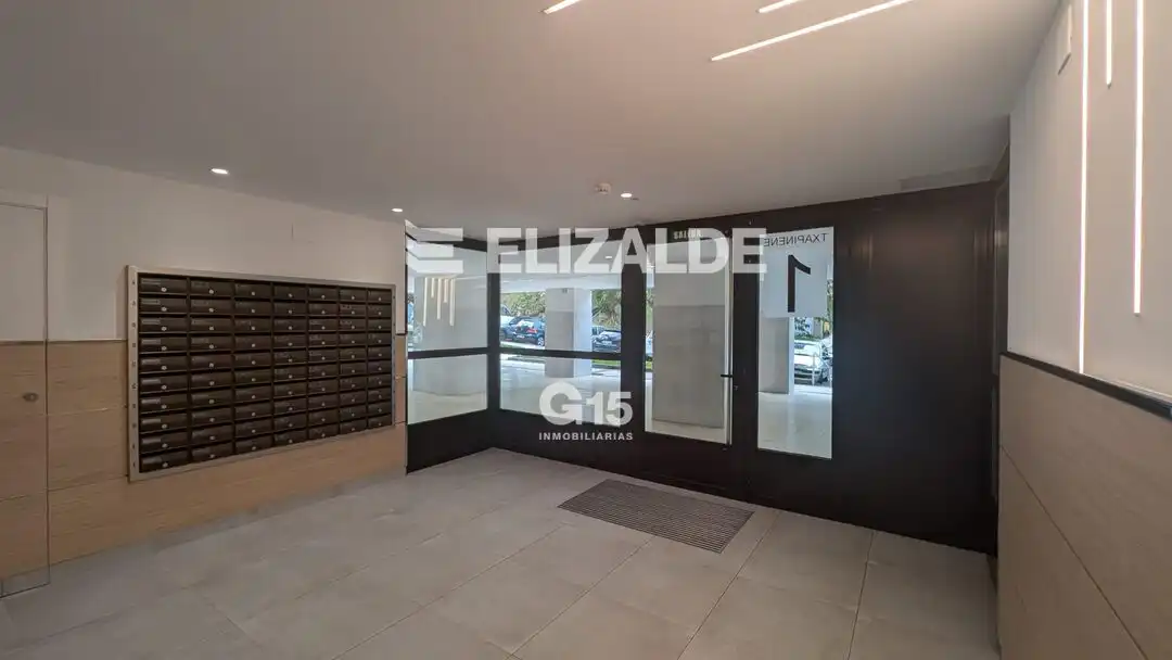 Piso con terraza en venta en Txapinene Kalea, imagen 32