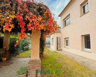 Vista exterior de Casa o xalet en venda en Vic amb Jardí privat, Terrassa i Traster