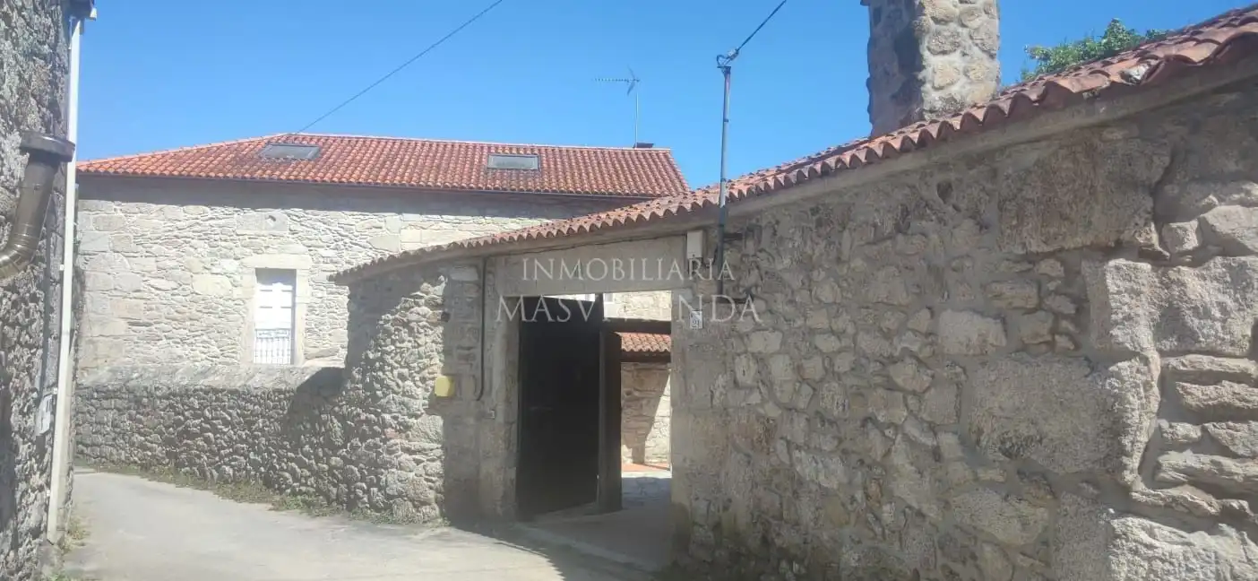 Vista exterior de Casa o xalet en venda en Moraña amb Calefacció i Jardí privat