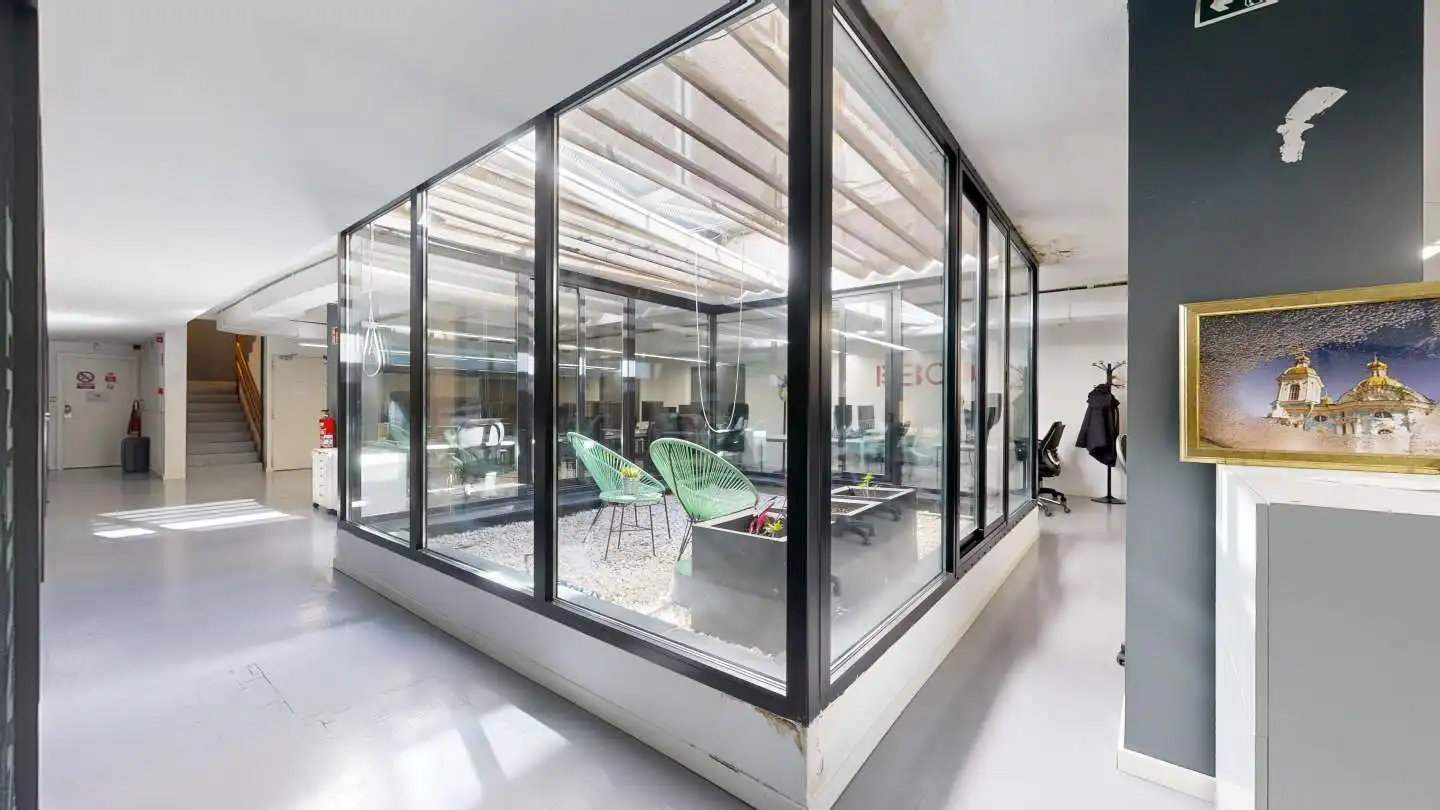 Exterior view of Office for sale in Madrid  with Air Conditioner, Heating and Storage room