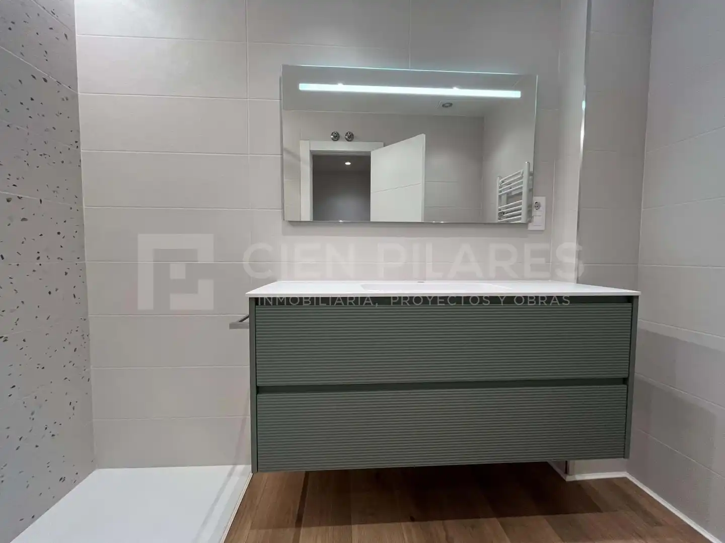 Room in C/ SAN ANTON, Gran Via
