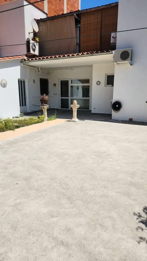 Terraza de Piso de alquiler en Salt con Aire acondicionado, Calefacción y Trastero