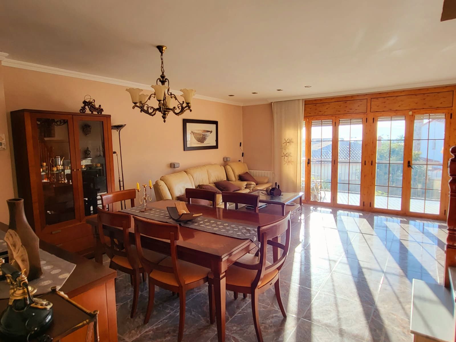 Menjador de Casa adosada en venda en Torredembarra amb Calefacció, Jardí privat i Terrassa