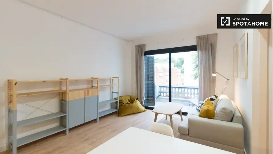 Sala de estar de Piso de alquiler en Barcelona con Aire acondicionado, Calefacción y Amueblado