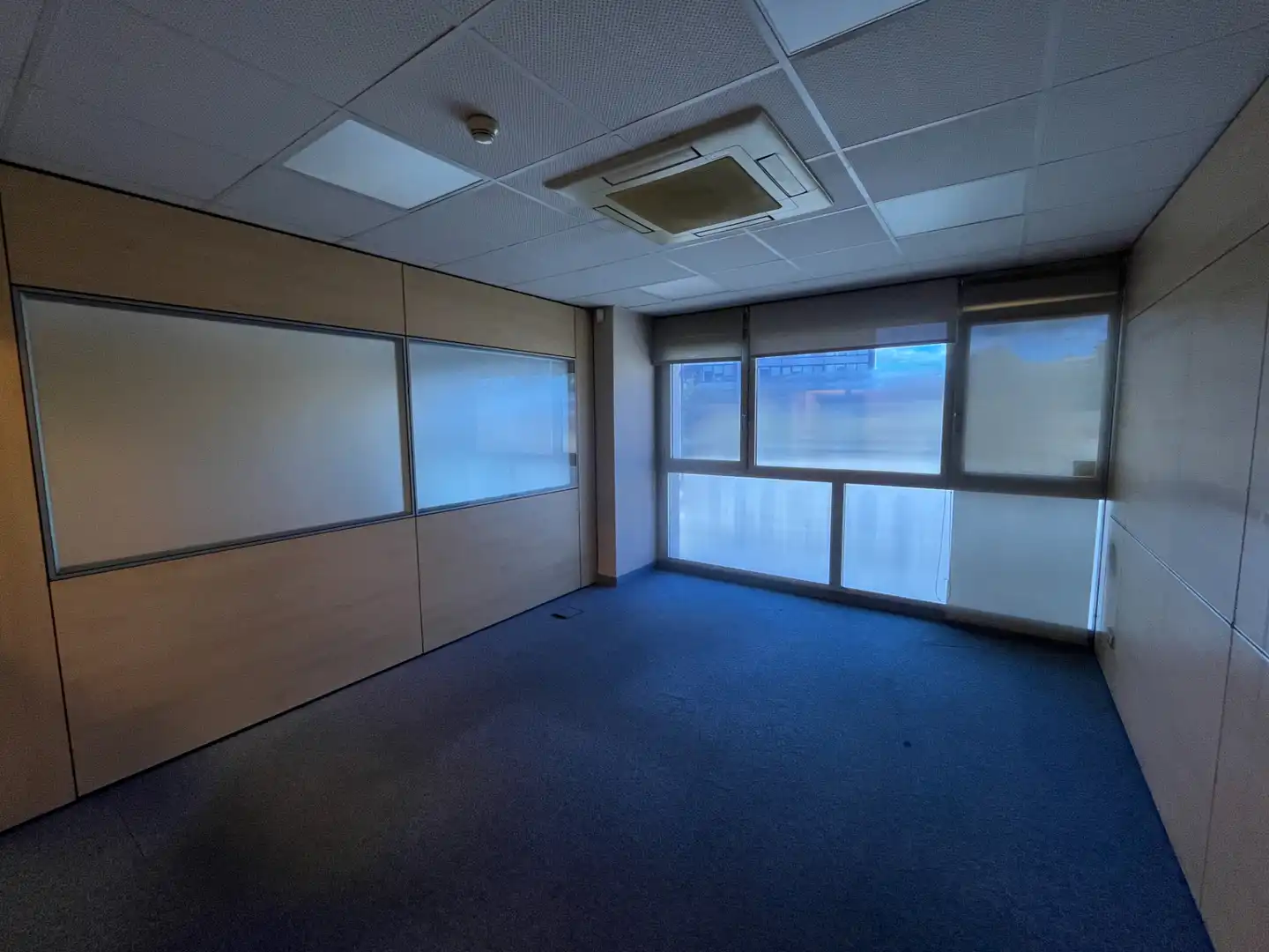 Bureau avec ascenseur à louer à Avinguda de Cerdanyola, imagen 4