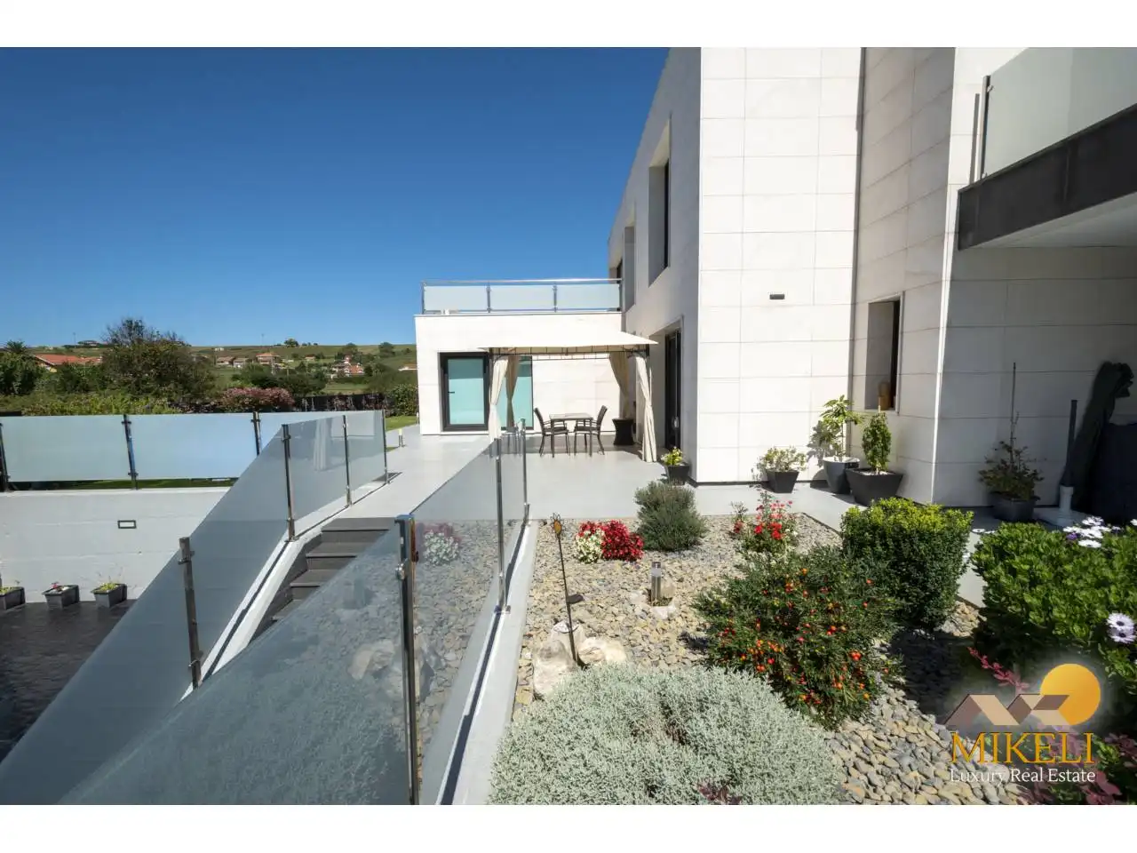 Terraza de Casa o chalet en venta en Santa Cruz de Bezana con Calefacción, Jardín privado y Terraza