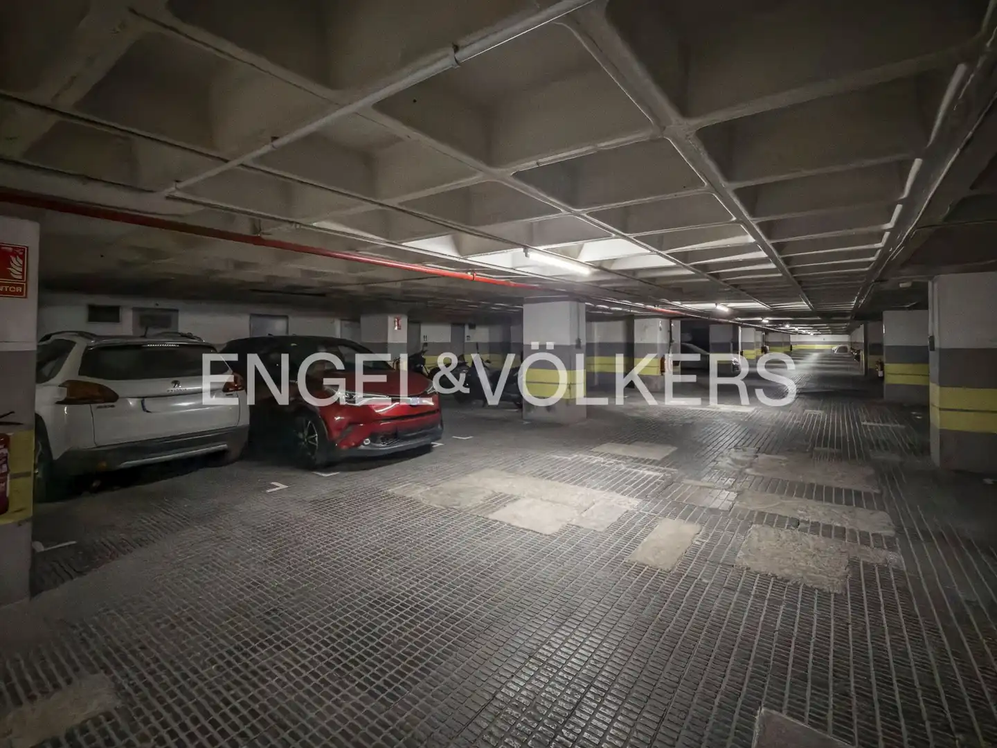 Parking of Flat for sale in Barcelona  with Air Conditioner, Heating and Private garden