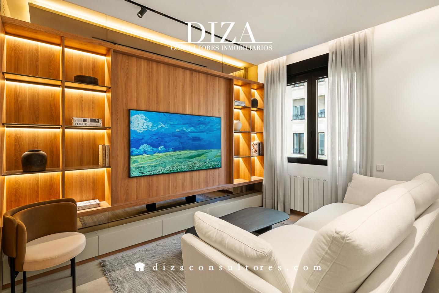 Living room of Apartment for sale in  Madrid Capital  with Air Conditioner, Parquet flooring and Furnished
