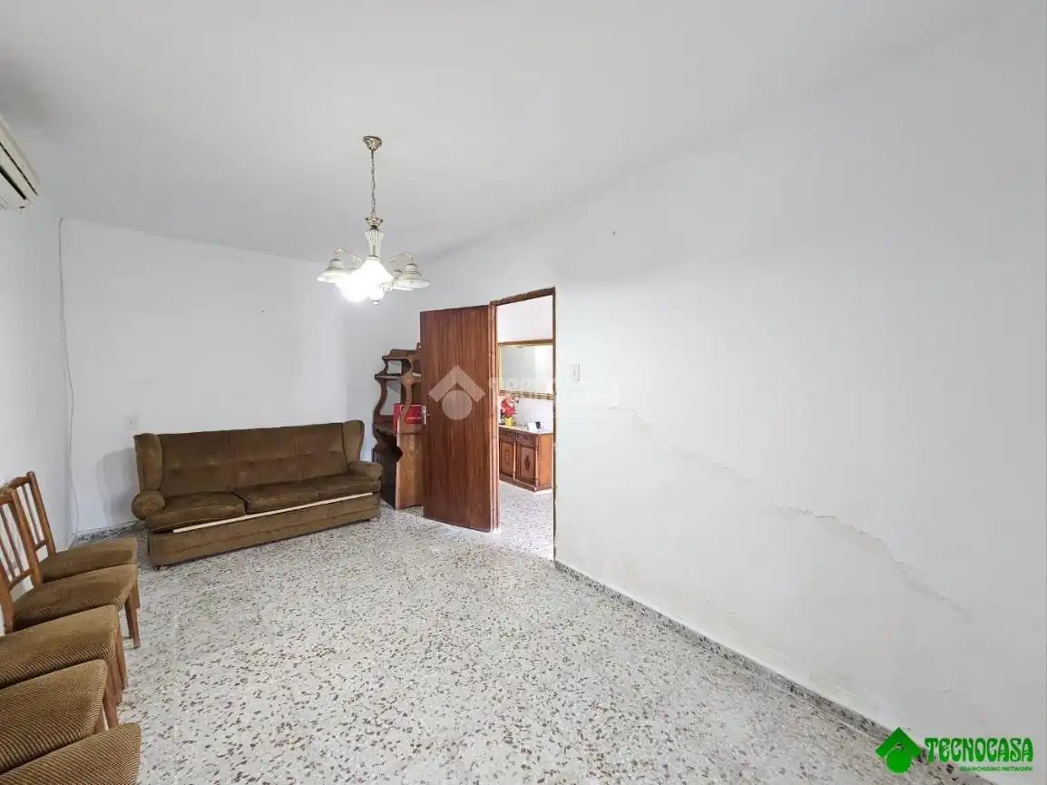 Sala d'estar de Casa adosada en venda en Balazote