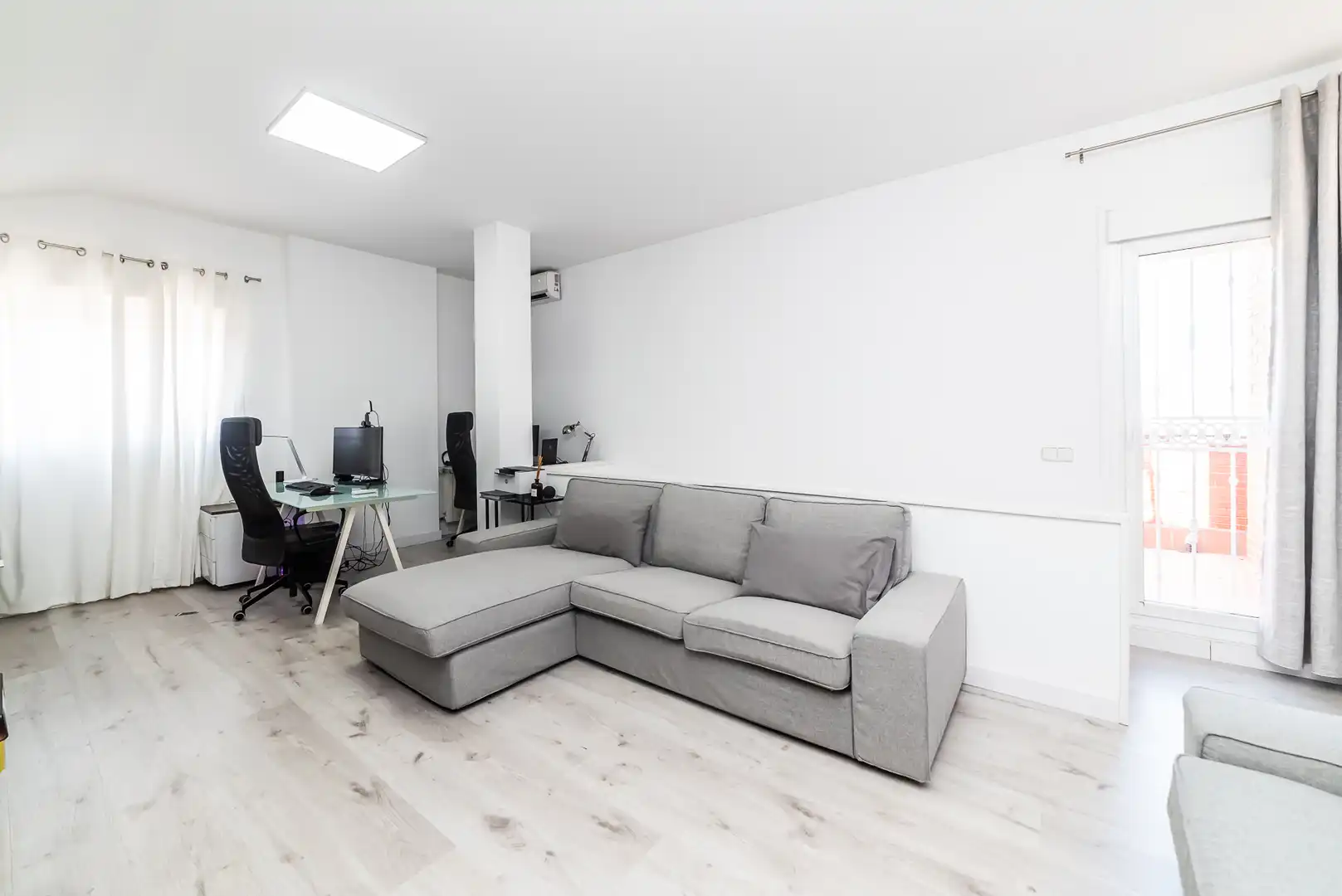 Sala d'estar de Casa adosada en venda en Móstoles amb Aire condicionat, Calefacció i Jardí privat