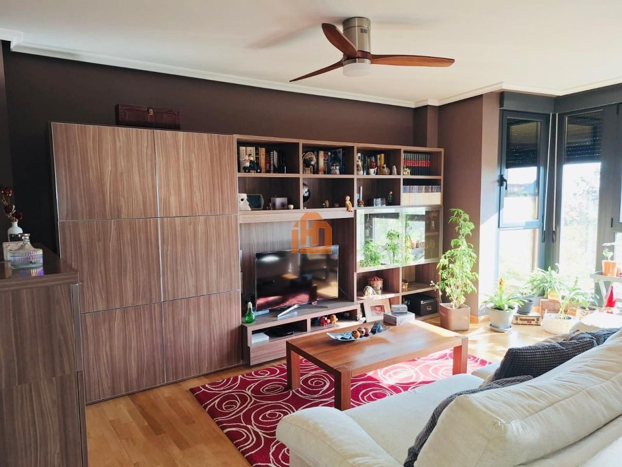 Sala de estar de Piso en venta en Valverde de la Virgen con Calefacción, Parquet y Terraza