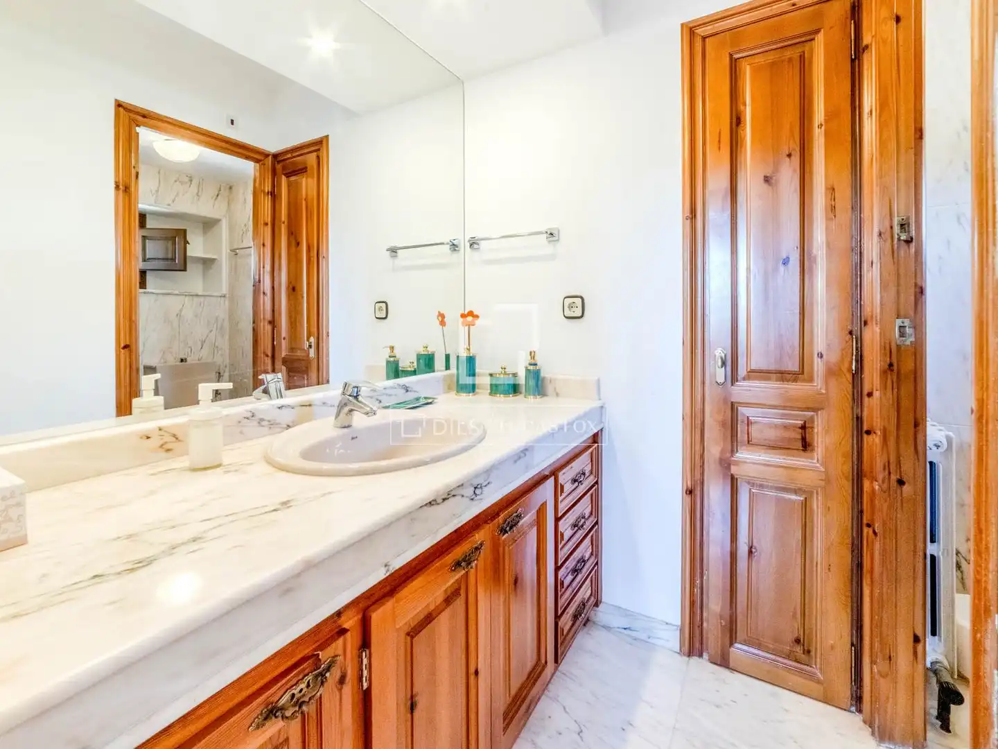 Bany de Finca rústica en venda en Castellet i la Gornal amb Jardí privat, Parquet i Terrassa