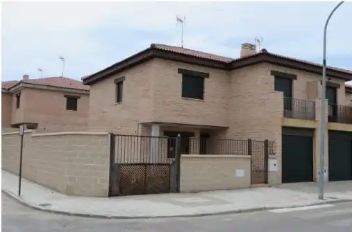 Haus zum Verkauf in Mora