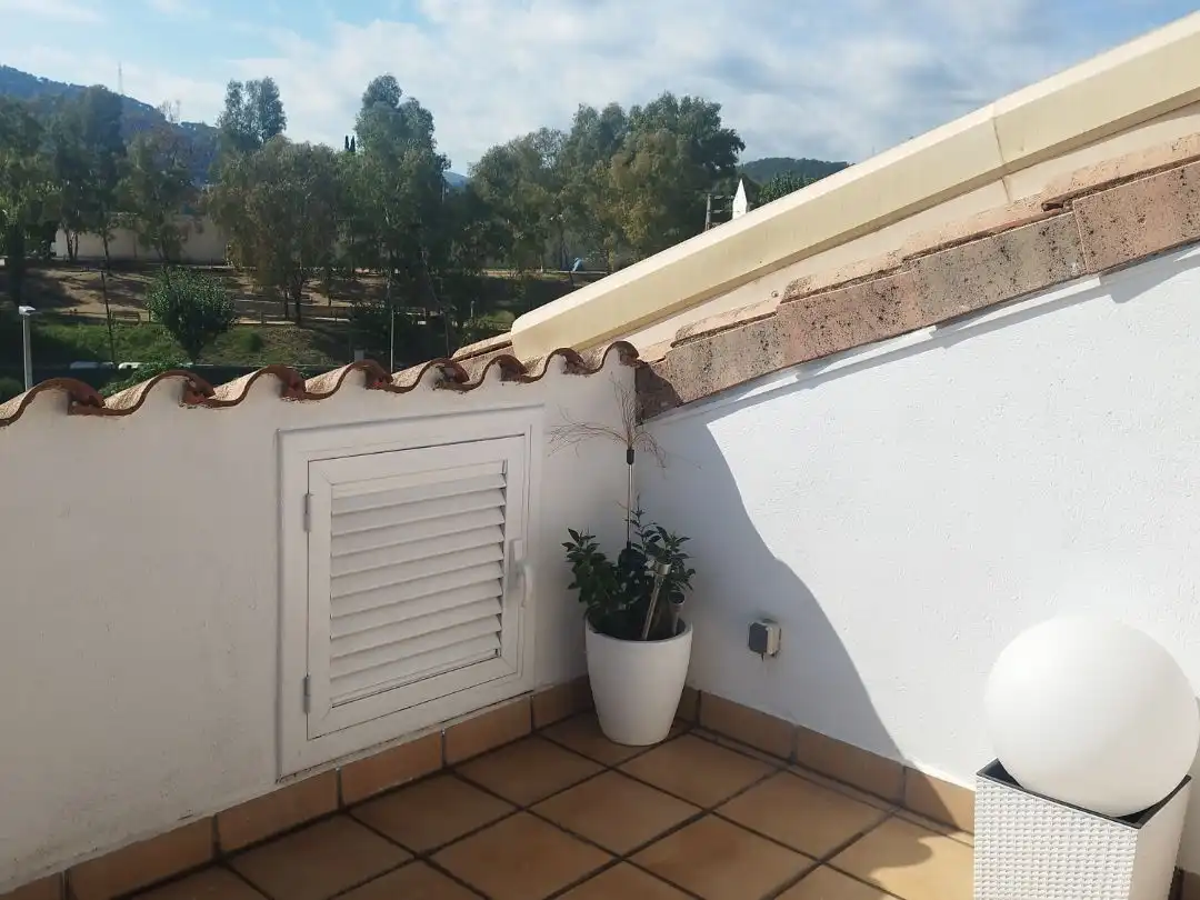 Casa aparellada amb jardí en venda a Pierineus 24, imagen 74