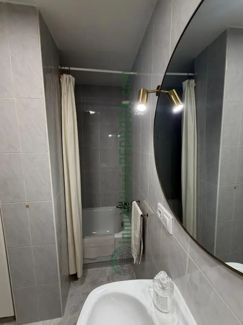 Baño de Ático en venta en Pontevedra Capital  con Calefacción y Terraza
