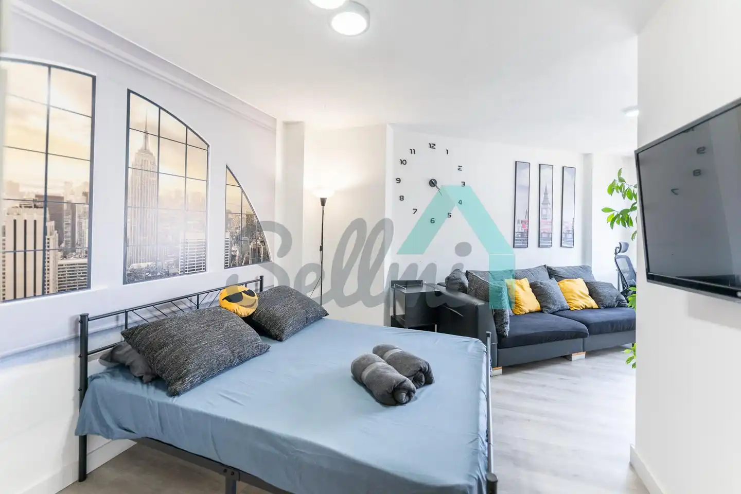Bedroom of Flat for share in Oviedo   with Heating, Furnished and Internet