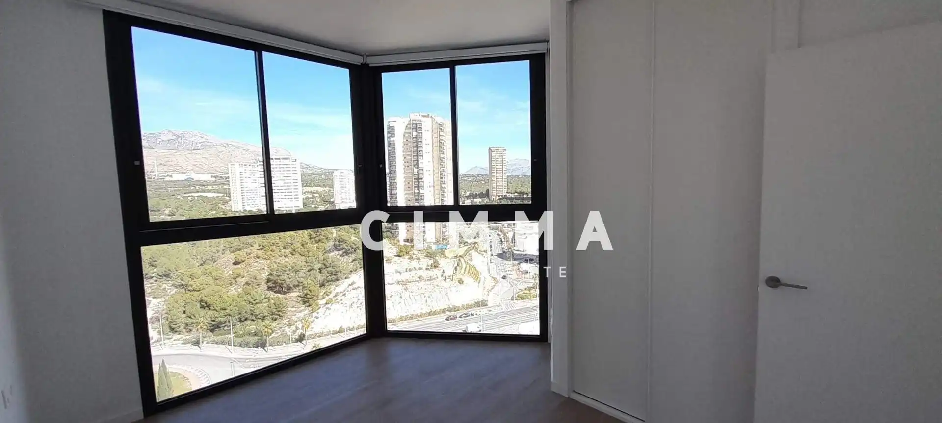 Piso con terraza en venta en Avenida del Alcalde Don Vicente Pérez Devesa, imagen 17