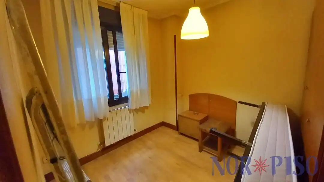 Schlafzimmer von Wohnung zum Verkauf in Bilbao  mit Heizung und Balkon