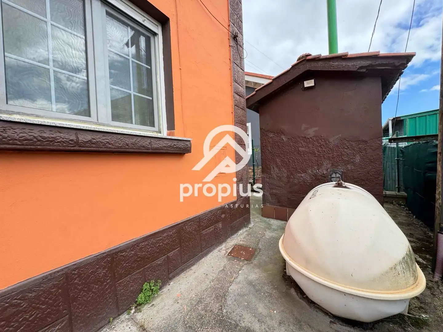 Exterior view of Houses for sale in Avilés  with Heating, Private garden and Parquet flooring