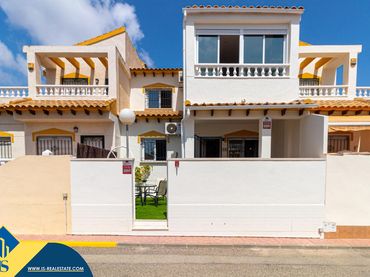 Adossat amb piscina en venda a Orihuela Costa