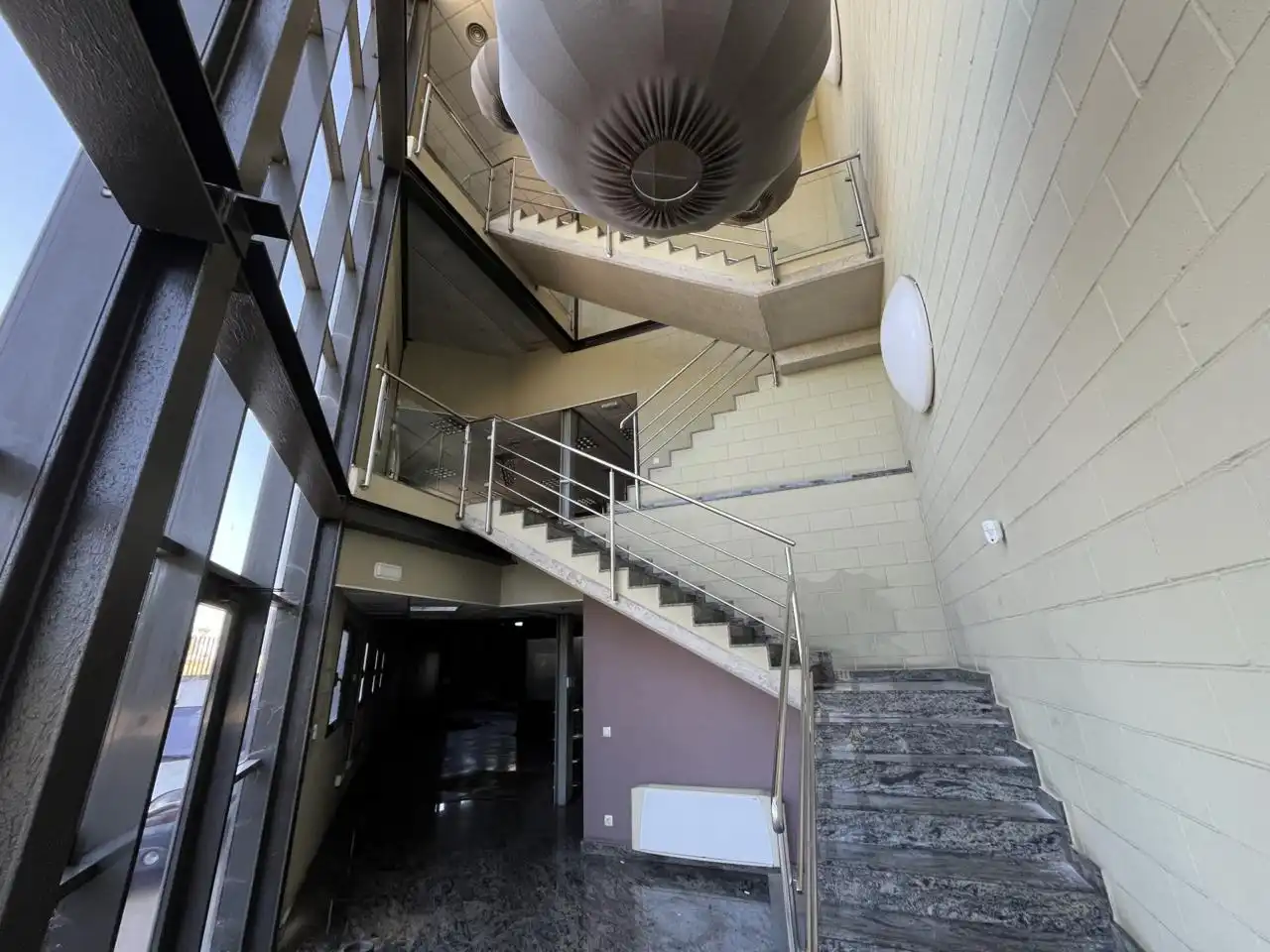 Nave industrial en venta en Manlleu con Alarma
