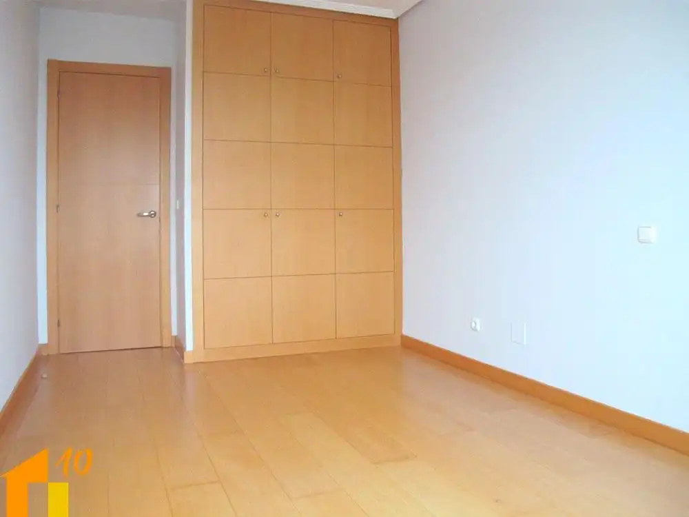 Habitación de Piso de alquiler en Burgos con Calefacción y Trastero
