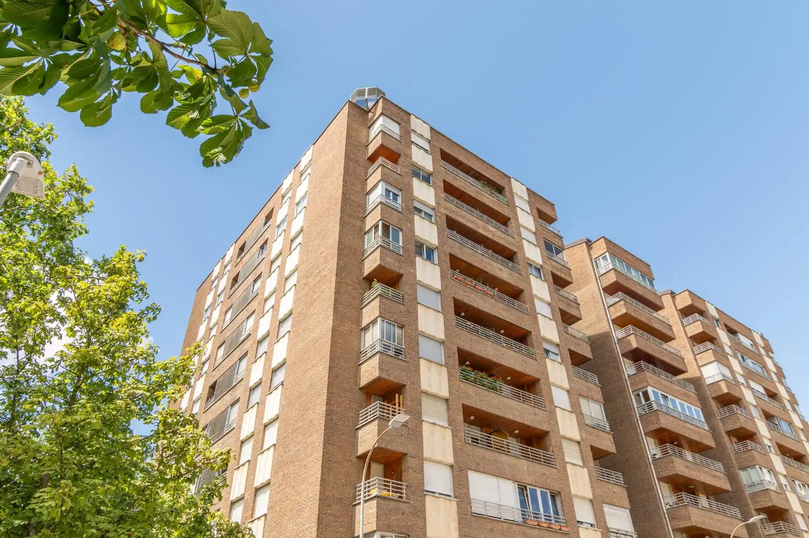 Vista exterior de Pis en venda en  Pamplona / Iruña amb Parquet, Terrassa i Balcó