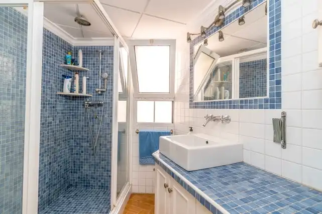 Badezimmer von Gebäude zum Verkauf in Torrevieja