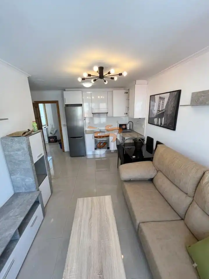 Cuina de Apartament de lloguer en Ferrol amb Calefacció, Traster i Moblat