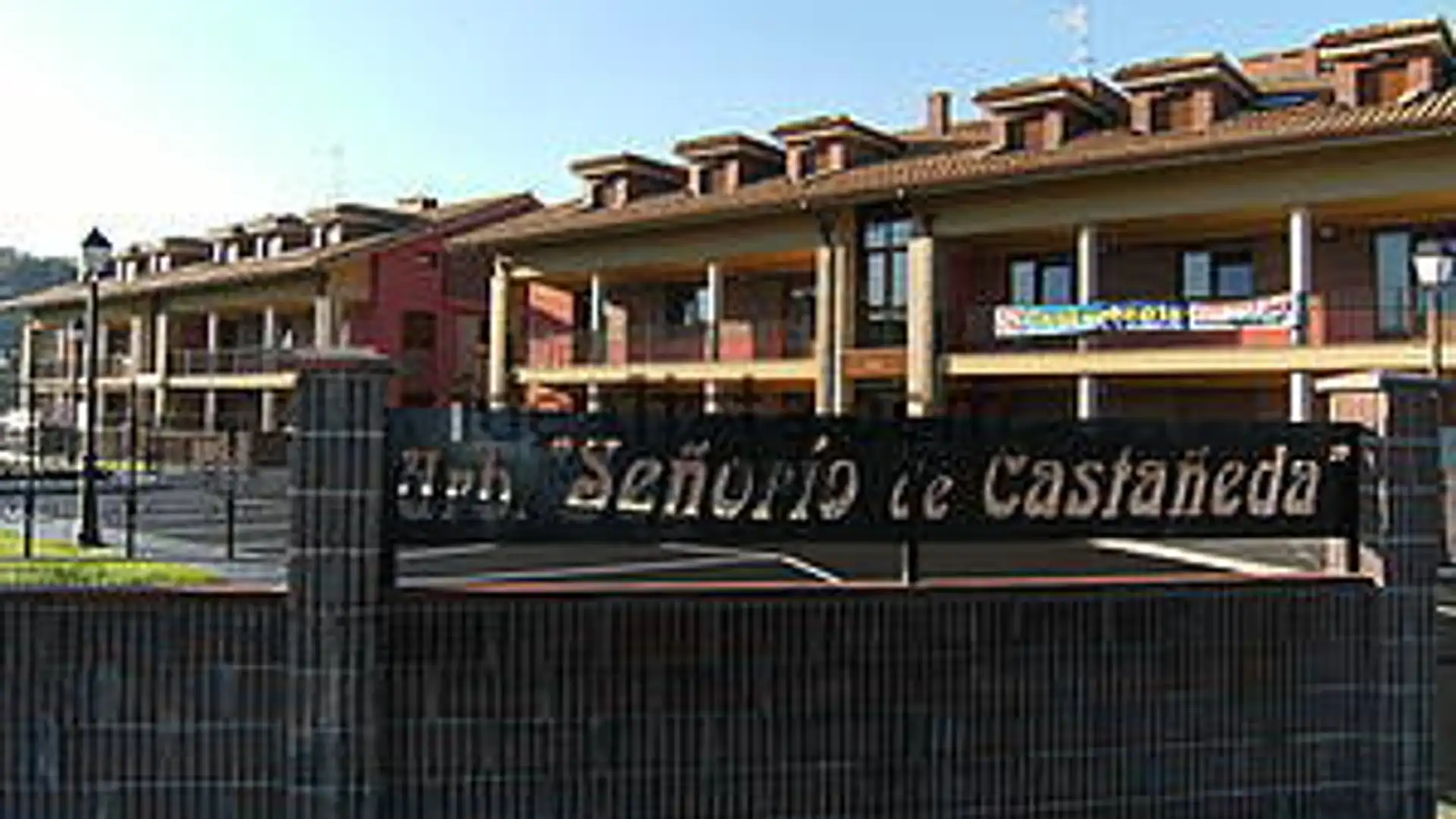 Vista exterior de Garaje en venta en Castañeda