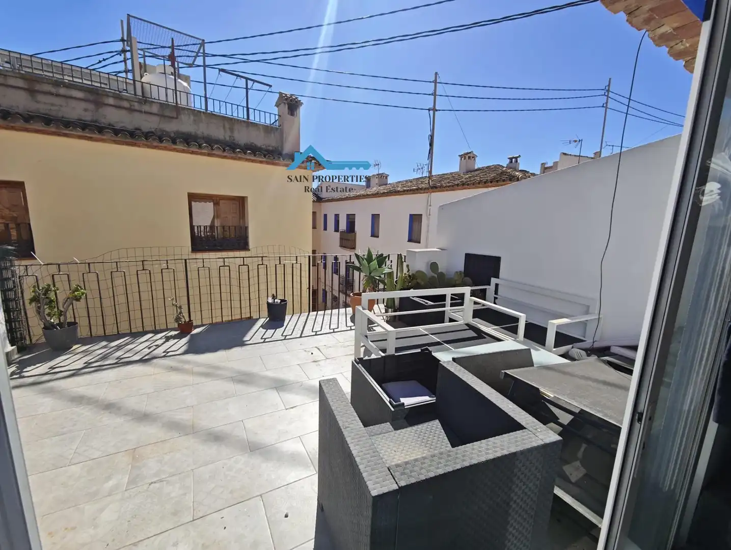 Vista exterior de Dúplex en venta en La Nucia con Terraza y Balcón