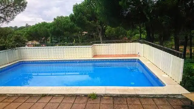 Piscina de Casa adosada en venta en Córdoba con Aire acondicionado, Calefacción y Jardín privado