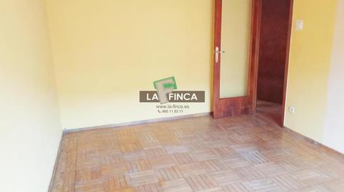 Foto 5 de Piso en venta en Tenderina, Fozaneldi - Tenderina, Asturias